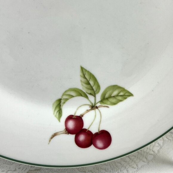 Royal Doulton Ashberry China 4 Dinner Plates 10.5" Fruit England White - Picture 12 of 12